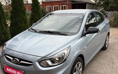 Hyundai Solaris II рестайлинг, 2013 год, 738 000 рублей, 1 фотография