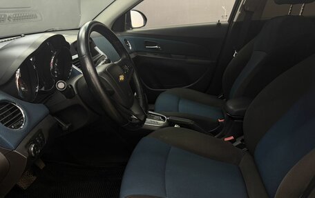 Chevrolet Cruze II, 2011 год, 699 777 рублей, 5 фотография