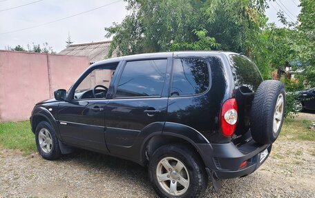 Chevrolet Niva I рестайлинг, 2016 год, 620 000 рублей, 3 фотография