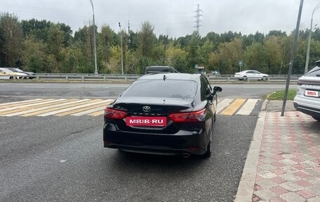 Toyota Camry, 2020 год, 2 200 000 рублей, 2 фотография