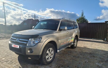 Mitsubishi Pajero IV, 2008 год, 1 350 000 рублей, 2 фотография