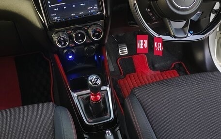 Suzuki Swift V, 2023 год, 1 750 000 рублей, 13 фотография