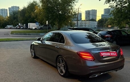 Mercedes-Benz E-Класс, 2017 год, 3 750 000 рублей, 3 фотография