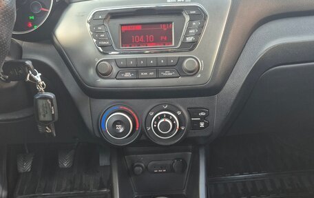 KIA Rio III рестайлинг, 2013 год, 750 000 рублей, 18 фотография