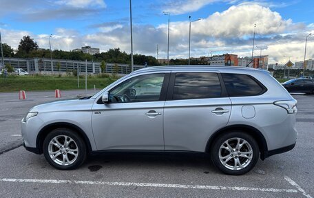Mitsubishi Outlander III рестайлинг 3, 2014 год, 1 950 000 рублей, 11 фотография