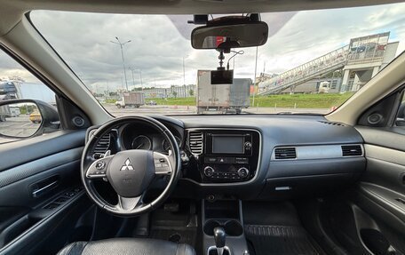 Mitsubishi Outlander III рестайлинг 3, 2014 год, 1 950 000 рублей, 9 фотография