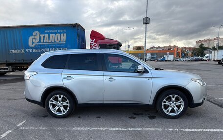 Mitsubishi Outlander III рестайлинг 3, 2014 год, 1 950 000 рублей, 12 фотография