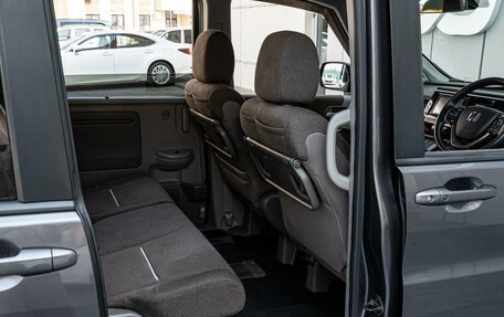 Honda Stepwgn IV, 2020 год, 2 290 000 рублей, 13 фотография