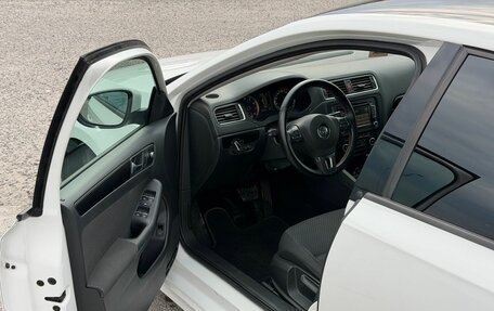 Volkswagen Jetta VI, 2012 год, 965 000 рублей, 30 фотография