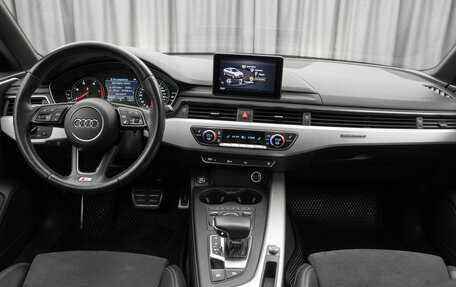 Audi A4, 2018 год, 2 250 000 рублей, 8 фотография