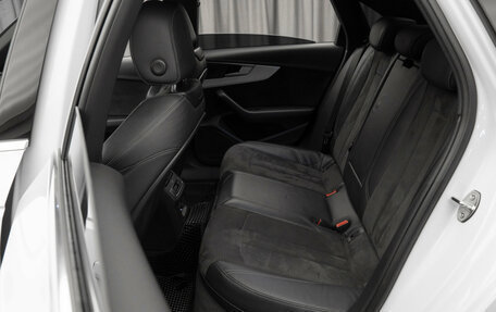 Audi A4, 2018 год, 2 250 000 рублей, 12 фотография