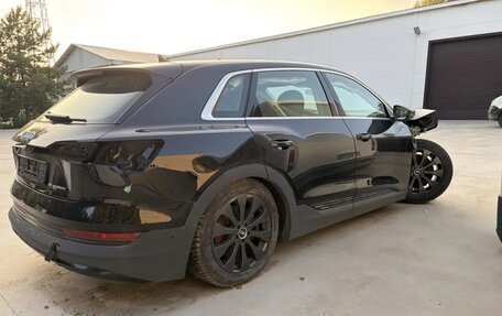 Audi e-tron I, 2021 год, 1 500 000 рублей, 10 фотография
