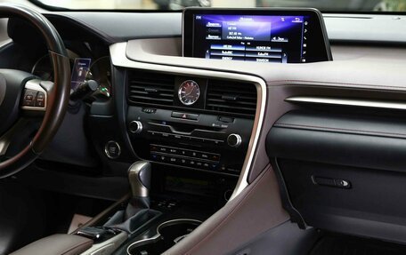 Lexus RX IV рестайлинг, 2018 год, 3 990 000 рублей, 16 фотография