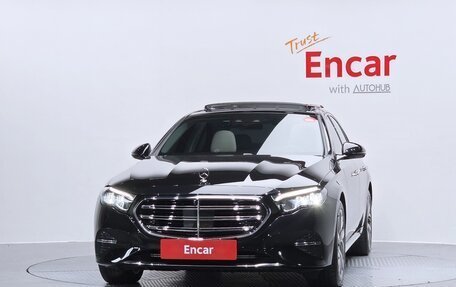Mercedes-Benz E-Класс, 2024 год, 7 760 000 рублей, 3 фотография