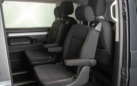 Volkswagen Multivan T6 рестайлинг, 2016 год, 3 319 000 рублей, 10 фотография