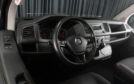 Volkswagen Multivan T6 рестайлинг, 2016 год, 3 319 000 рублей, 6 фотография