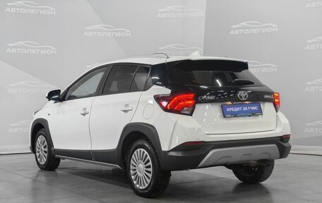 Toyota Yaris XP150 рестайлинг, 2022 год, 1 700 000 рублей, 3 фотография