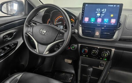 Toyota Yaris XP150 рестайлинг, 2022 год, 1 700 000 рублей, 13 фотография