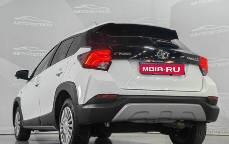 Toyota Yaris XP150 рестайлинг, 2022 год, 1 700 000 рублей, 25 фотография