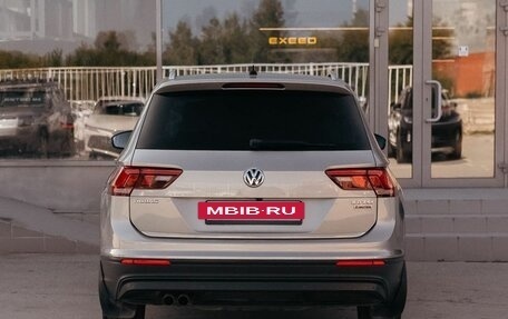 Volkswagen Tiguan II, 2017 год, 2 410 000 рублей, 6 фотография