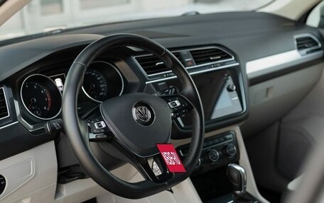 Volkswagen Tiguan II, 2017 год, 2 410 000 рублей, 11 фотография