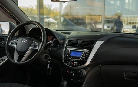 Hyundai Solaris II рестайлинг, 2011 год, 670 000 рублей, 10 фотография