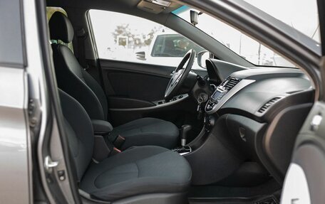 Hyundai Solaris II рестайлинг, 2011 год, 670 000 рублей, 19 фотография