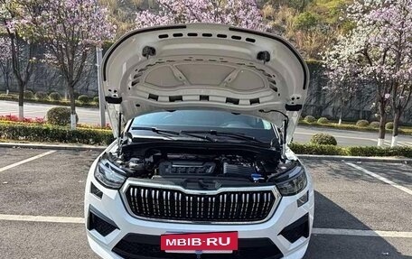 Skoda Karoq I, 2025 год, 1 980 000 рублей, 8 фотография