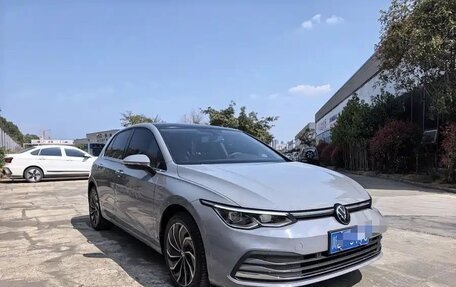 Volkswagen Golf VIII, 2023 год, 1 690 005 рублей, 3 фотография