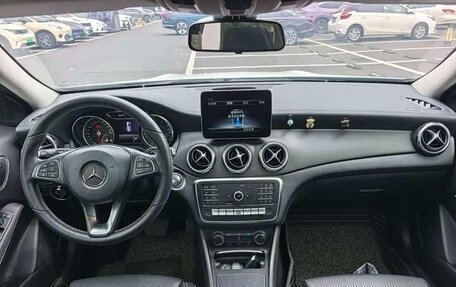 Mercedes-Benz GLA, 2018 год, 1 860 000 рублей, 4 фотография