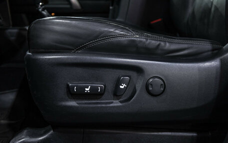 Toyota Land Cruiser Prado 150 рестайлинг 2, 2013 год, 2 999 000 рублей, 13 фотография