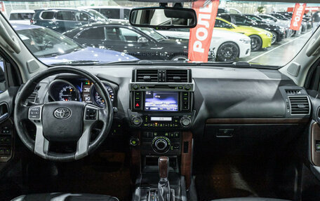 Toyota Land Cruiser Prado 150 рестайлинг 2, 2013 год, 2 999 000 рублей, 10 фотография