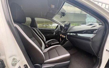 Toyota Yaris XP150 рестайлинг, 2021 год, 1 110 000 рублей, 10 фотография