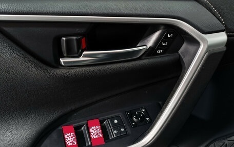 Toyota RAV4, 2020 год, 3 190 000 рублей, 10 фотография