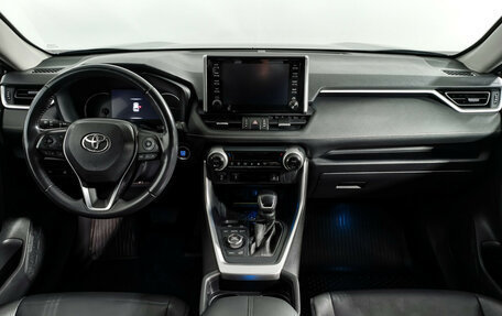 Toyota RAV4, 2020 год, 3 190 000 рублей, 15 фотография
