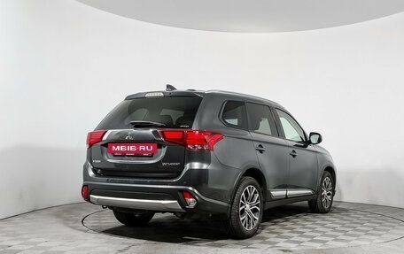 Mitsubishi Outlander III рестайлинг 3, 2017 год, 1 920 000 рублей, 5 фотография
