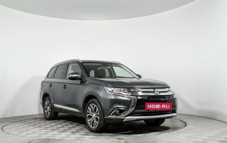 Mitsubishi Outlander III рестайлинг 3, 2017 год, 1 920 000 рублей, 3 фотография