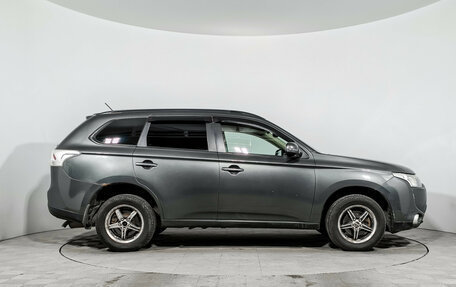 Mitsubishi Outlander III рестайлинг 3, 2013 год, 999 000 рублей, 4 фотография