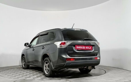 Mitsubishi Outlander III рестайлинг 3, 2013 год, 999 000 рублей, 7 фотография