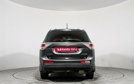 Mitsubishi Outlander III рестайлинг 3, 2013 год, 999 000 рублей, 6 фотография