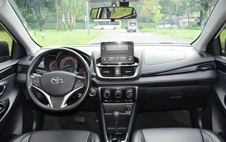 Toyota Yaris XP150 рестайлинг, 2023 год, 1 180 000 рублей, 10 фотография