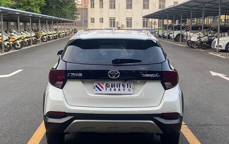 Toyota Yaris XP150 рестайлинг, 2023 год, 1 160 000 рублей, 5 фотография