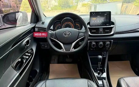 Toyota Yaris, 2022 год, 1 350 088 рублей, 6 фотография