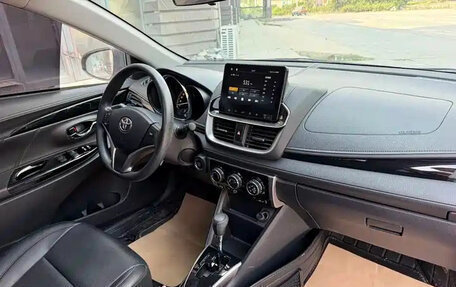 Toyota Yaris, 2022 год, 1 350 088 рублей, 17 фотография