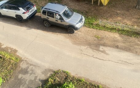 Chevrolet Niva I рестайлинг, 2011 год, 385 000 рублей, 1 фотография