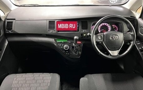 Toyota ISis I, 2012 год, 920 001 рублей, 9 фотография