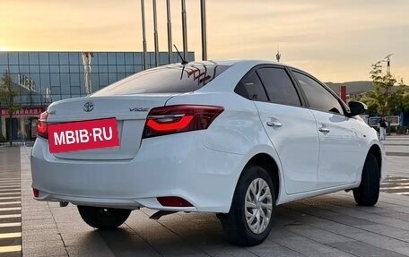 Toyota Vios III, 2022 год, 1 090 000 рублей, 3 фотография