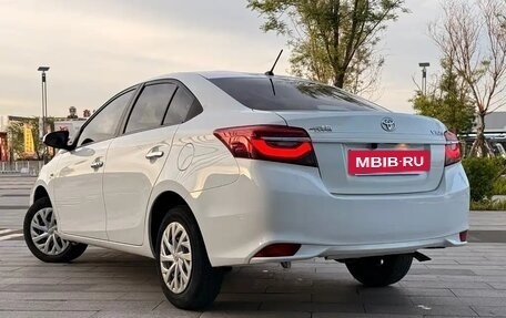 Toyota Vios III, 2022 год, 1 090 000 рублей, 4 фотография