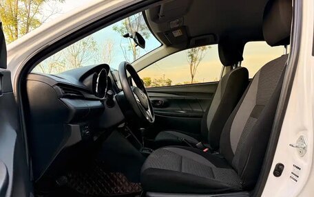 Toyota Vios III, 2022 год, 1 090 000 рублей, 8 фотография