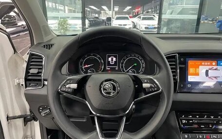 Skoda Karoq I, 2022 год, 1 760 005 рублей, 8 фотография